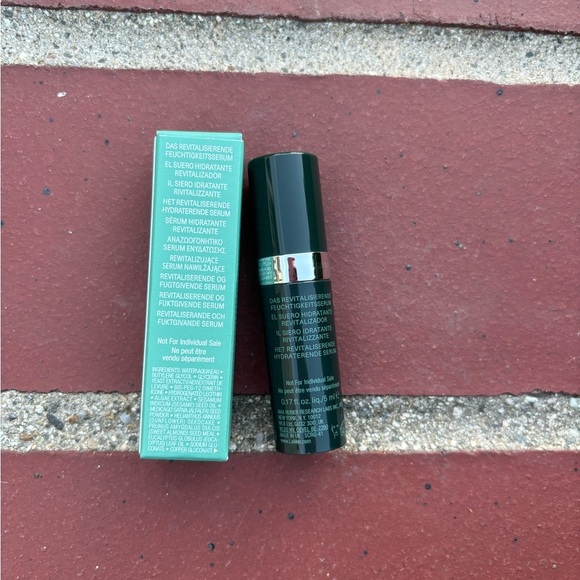 La Mer The Revitalizing Hydrating Serum 5ml - Picture 3 of 3
